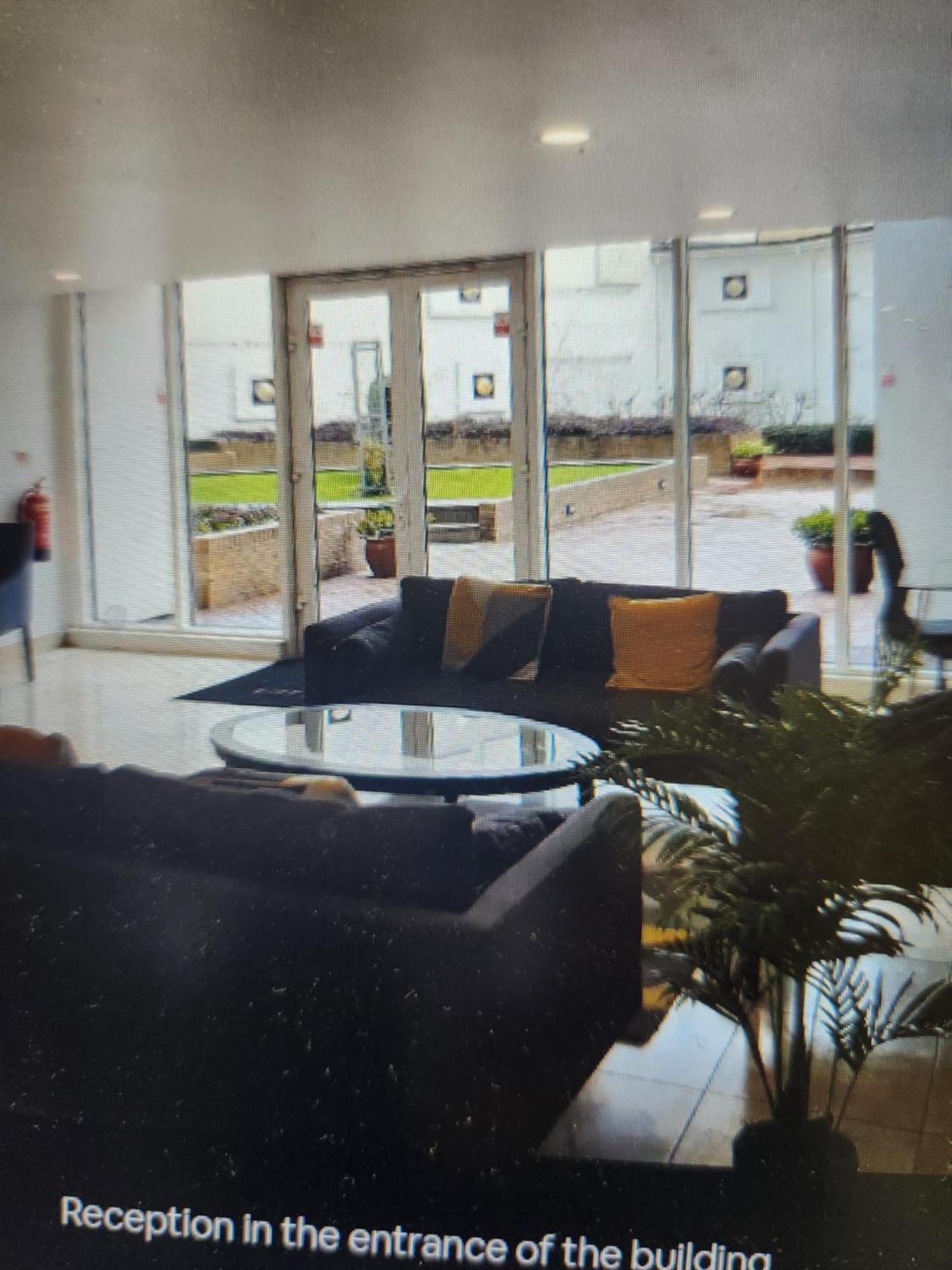 Canary Wharf O2 Tower Bridge Apartment London Bilik gambar